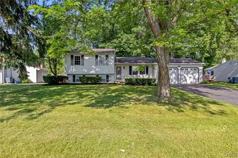 7795 Braniff Cir, Cicero, NY 13039