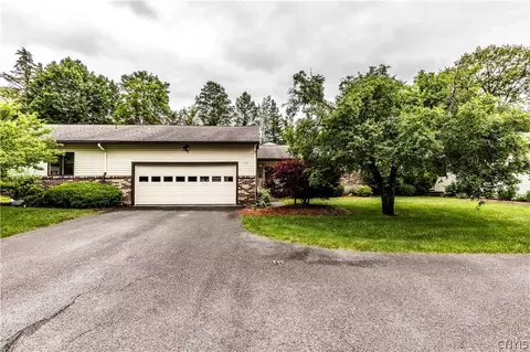 903 Kimry, Fayetteville, NY 13066