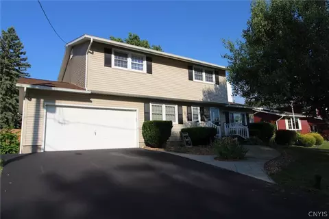 9 Kiwi Path, Clay, NY 13090