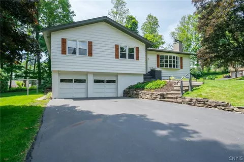 5 Hillside Dr, Marcellus, NY 13108 photo 2