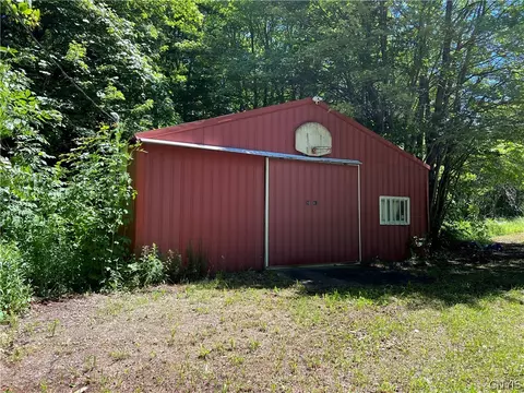 1042 Rathburn Rd, Oswego, NY 13126