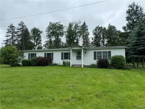 2645 Railroad St, New Woodstock, NY 13122