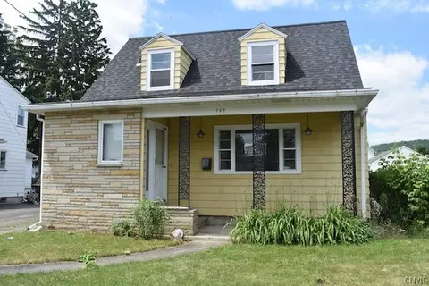 709 Gildea Pl, Elmira, NY 14901