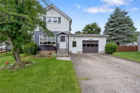 302 Atlantic Ave, Fulton, NY 13069