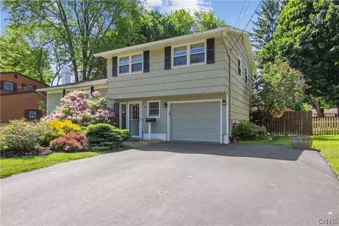 107 Riverine Rd, Clay, NY 13090