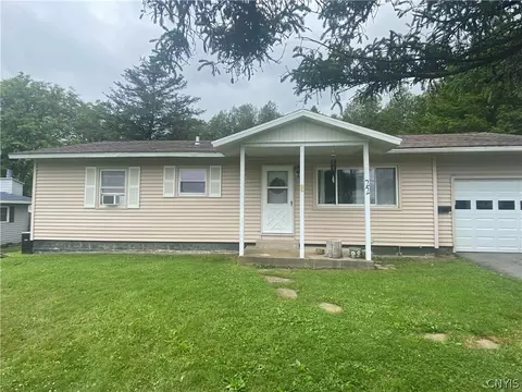 22 Hollywood Dr, Whitestown, NY 13492