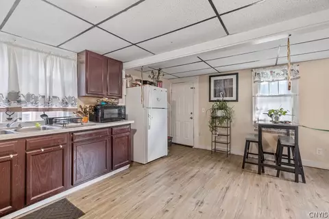 140 E Bissell St, Syracuse, NY 13207 photo 9