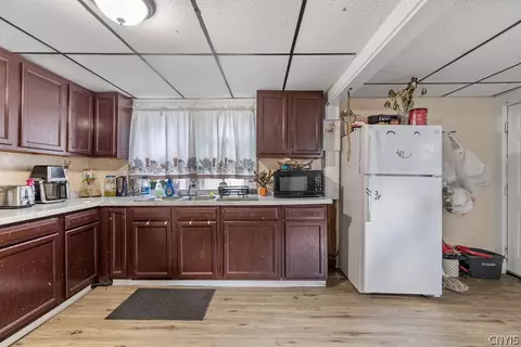 140 E Bissell St, Syracuse, NY 13207 photo 5