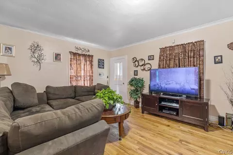 140 E Bissell St, Syracuse, NY 13207 photo 3