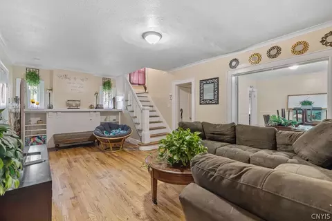 140 E Bissell St, Syracuse, NY 13207 photo 4