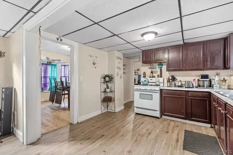140 E Bissell St, Syracuse, NY 13207 photo 6