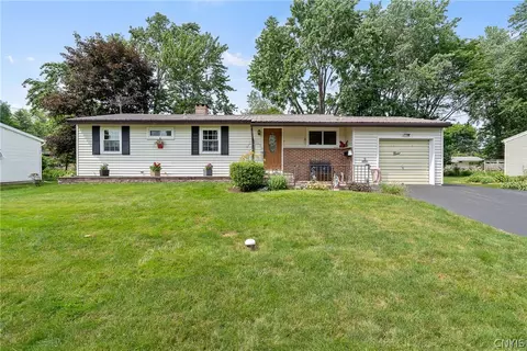 9 Cardinal, Clay, NY 13090