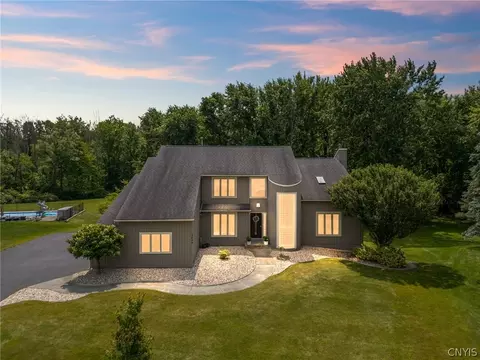 3634 Whispering Woods, Baldwinsville, NY 13027