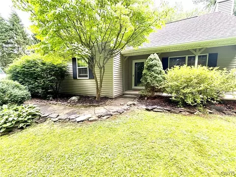 5772 Fikes Rd, Memphis, NY 13112
