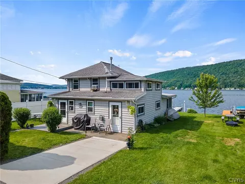 275 Dogwood Ln, Deruyter, NY 13052