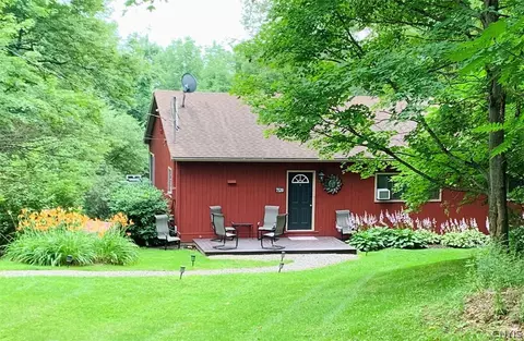 7520 S Slope Dr, Hamilton, NY 13346