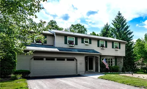 103 Cammot Ln, Fayetteville, NY 13066