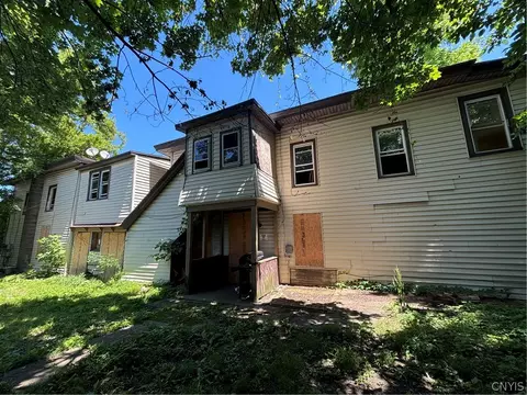 88 Clark St, Auburn, NY 13021