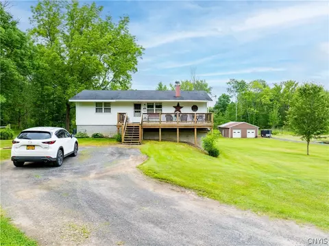 213 Emery Rd, Volney, NY 13069