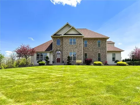 99 Cross St, Whitestown, NY 13495