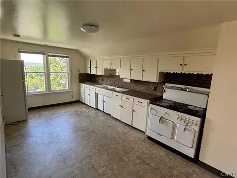 127 Spring St, Syracuse, NY 13208 photo 24