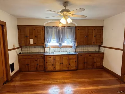 127 Spring St, Syracuse, NY 13208 photo 9