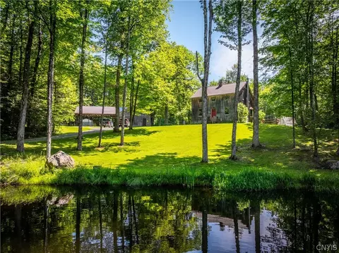369 Avery Rd S, Stratford, NY 13470