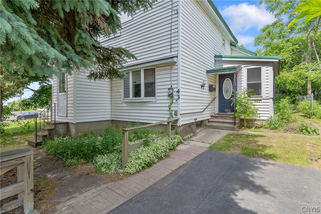 43 1ST AVE  
