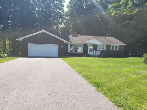 10 Riverside Dr, Camden, NY 13316