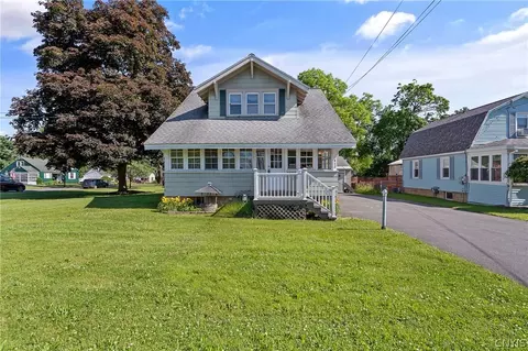 412 Bailey Rd, Salina, NY 13212