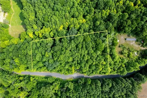2571 Seal Rd, Marcellus, NY 13108