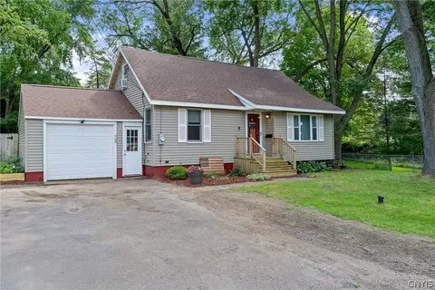 231 Elm St, Syracuse, NY 13212