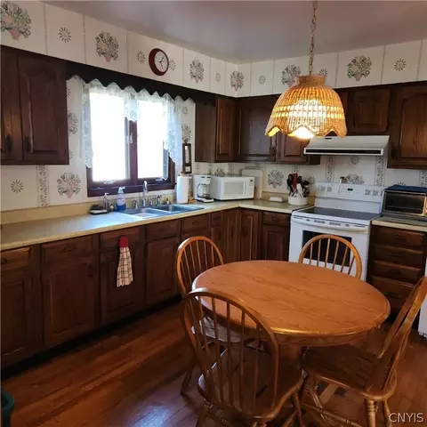 50 Walnut St, German Flatts, NY 13407 photo 4