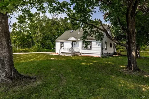 1260 Lake Rd, Oneida, NY 13421