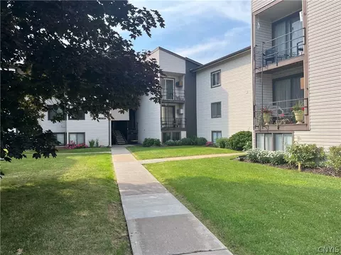 443 Idlewood Blvd, Van Buren, NY 13027
