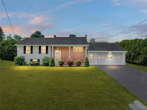 9356 Cosmo Ct, New Hartford, NY 13413