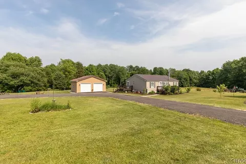 134 Hanley Rd, Granby, NY 13074
