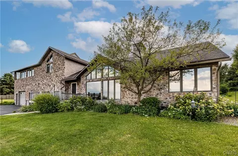 4075 Griffin Rd, Onondaga, NY 13215