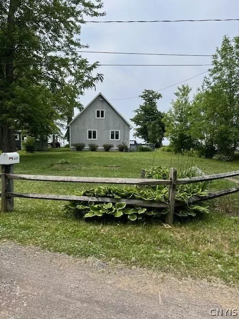 142 S Ramona Beach Rd, Pulaski, NY 13142