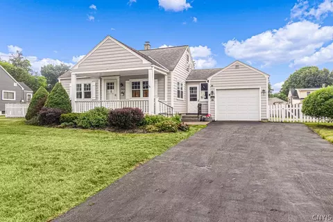 16 Sherrill Ln, New Hartford, NY 13413