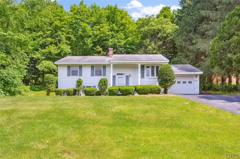 9975 Hillside Ter, Marcy, NY 13403
