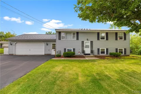 9336 Cosmo Ct, New Hartford, NY 13413