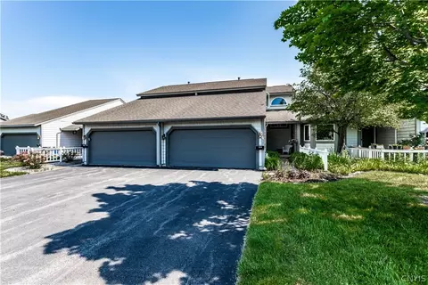 154 Summerhaven Dr S, East Syracuse, NY 13057