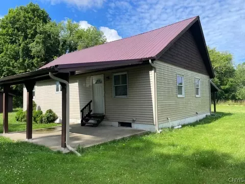 43 Lakeview Rd, Scriba, NY 13126
