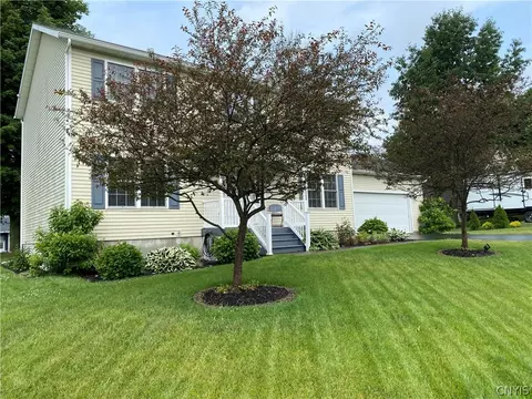 81 Mariposa Dr, Scriba, NY 13126