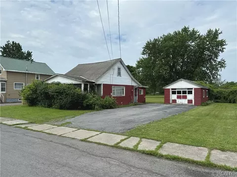146 Smith St, Watertown, NY 13601