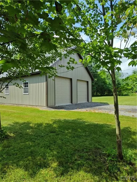 35 Martin Rd, Constantia, NY 13042