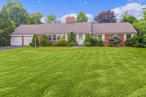12 Deer Run Rd, New Hartford, NY 13413