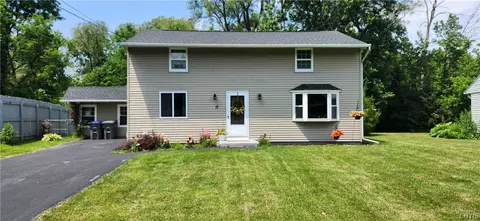 17 Tyler Ct, Manlius, NY 13104