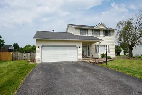 8111 Circuit Rider Path, Cicero, NY 13039